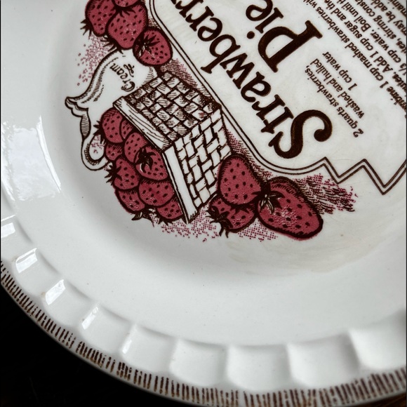 Vintage Strawberry pie dish - Picture 6 of 10